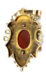 18K Gold Historicism Pendant With Cut Layered Agate Cameo. 2 grams 