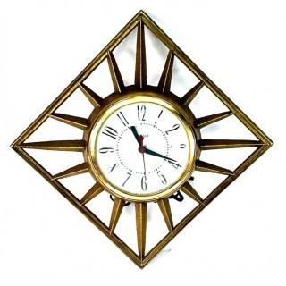 Mid Century Metal Electric Wall Clock. Model 81. United Clock Corp. Brooklyn NY