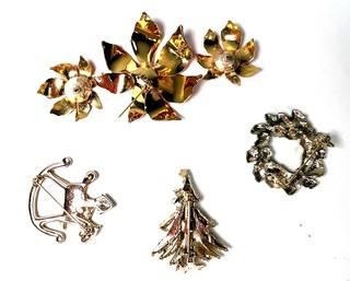 Group of Costume Jewelry Christmas Brooches or Pins. 