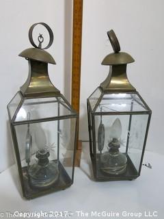 Pair of electric lanterns (note: 1 has broken pane of glass; both may require rewiring)