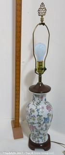 Ceramic table lamp with Asian motif