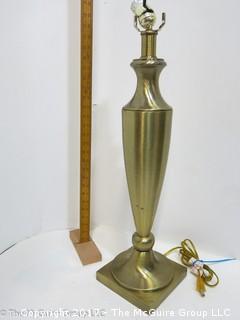 Brass toned table lamp 