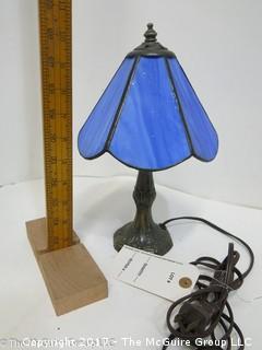 Table lamp with glass shade 