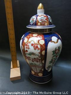 Japanese hand painted gold imari covered urn