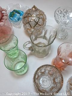 Assortment of glassware 