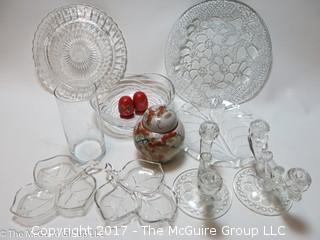 Assortment of mostly clear glassware 