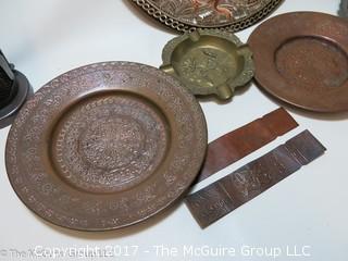 Assortment of brass and copper including decorative wall plate 