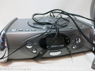 Curtis cassette and CD player, with speakers 