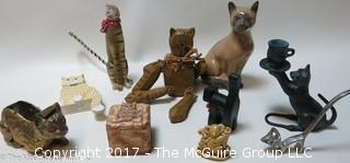 Assortment of feline figurines 
