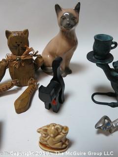 Assortment of feline figurines 