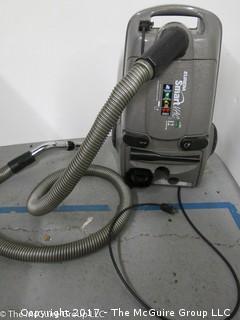 Eureka 12amp smart vac (in working condition)