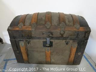 Vintage Steamer Trunk; 30 x 17 x 21"T