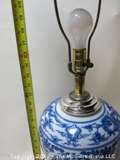 Asian motif table lamp with shade