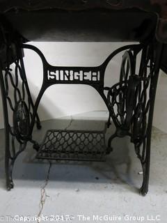 Vintage Cast Iron Treadle Singer Sewing Machine 