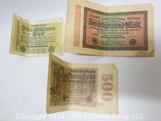 COLLECTION OF BANK NOTES INCLUDING INDIA, FRANCE, BAHAMAS, URUGUAY AND GERMANY  