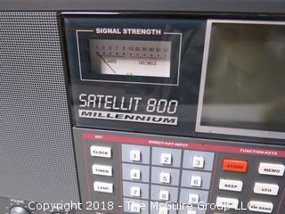 Grundig Short Wave Radio; Satellit 800 Millenium; in working order