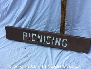 Old Wood Park Service "Picnicing" Sign