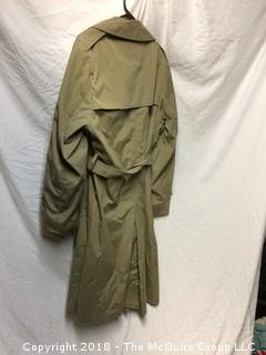 Men's Rain Coat Size 38L, with Belt