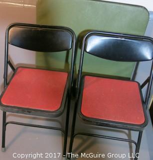 Children's folding table and 2 chairs 