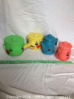 Marx Plastic Toy Pots and Pans with Lids and Happy Faces