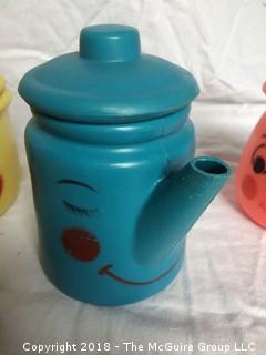 Marx Plastic Toy Pots and Pans with Lids and Happy Faces