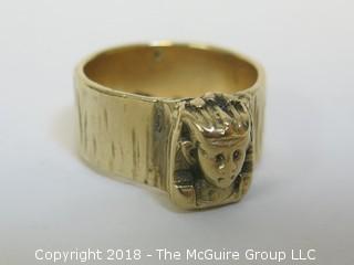 14K Yellow Gold Men's Ring with Mythical Figural Motif; total weight 16g 