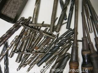 Collection ot vintage tools including wood handled vintage screwdrivers  