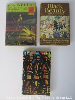 Collection of books including "Black Beauty" by Anna Seawell; 1978 printing 