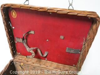 1930's English natural wicker picnic basket with fitted interior