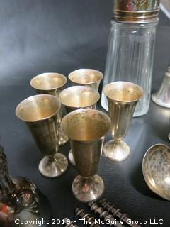 Collection including small sterling goblets and cut glass shaker with sterling top, 300 grams