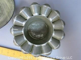 Cake Tin; lidded