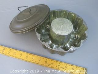 Cake Tin; lidded