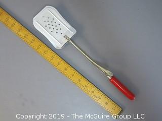 Operator Activated Slotted Spatula Grabber; red painted wooden handle