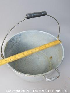 Very Large Graniteware basin; with handle