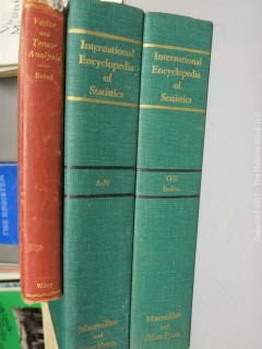 Collection of books - see multiple photos 