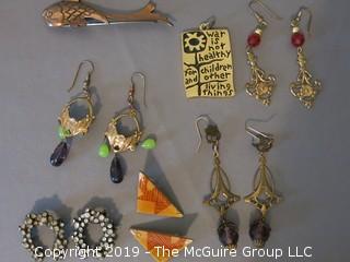 (5) pair of ladies earrings and (2) pendants