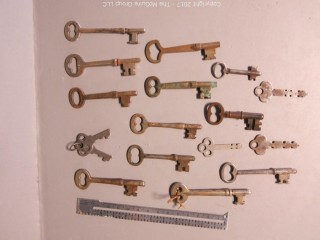 Collection of 17 keys