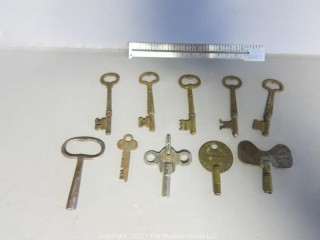 Collection of 10 keys 