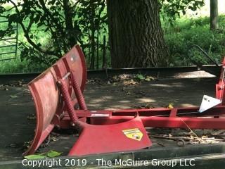 Toro Wheelhorse Lawn Tractor; 1000 hours; Model 78345; SN 8901393; Kohler Command 12.5 Pro Series 8-Speed; fitted with 42" side discharge Toro mowerdeck, Model 74328, SN 8900544; needs battery, key and tune-up according to consignor (NOTE: Description altered 9/7/5:36am) 