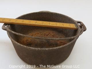 Tri-Footed (unusual recessed feet inside) Iron Pot with handle 