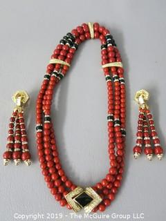 16 1/2" Beaded Ladies Fashion Necklace and Matching clip Earrings