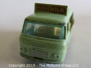 Toy: Made in England by Lesney #21 Commer milk truck