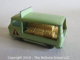 Toy: Made in England by Lesney #21 Commer milk truck