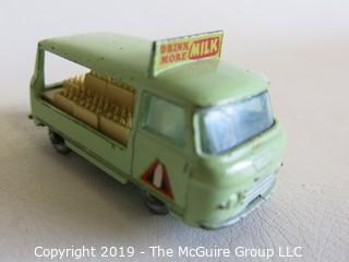 Toy: Made in England by Lesney #21 Commer milk truck