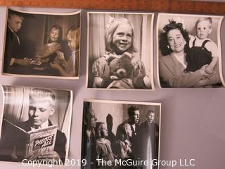 Photo: Unaccredited: Historical; Americana: Family with children at Play