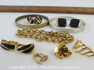 Jewelry: Asst of named MONET costume jewelry. WYSIWYG 2 orphans