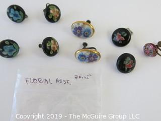 Jewelry:4 sets of floral painted vintage earrings, 1 orphan