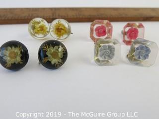 Jewelry: 4 sets of floral in acrylic earrings