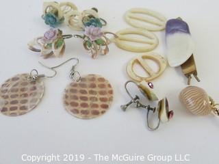 Jewelry: Asst. of sea shell style earrings and loops