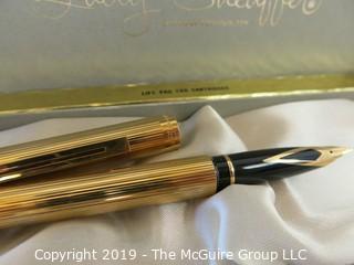 Pen: Lady Sheaffer pen in box w/seal